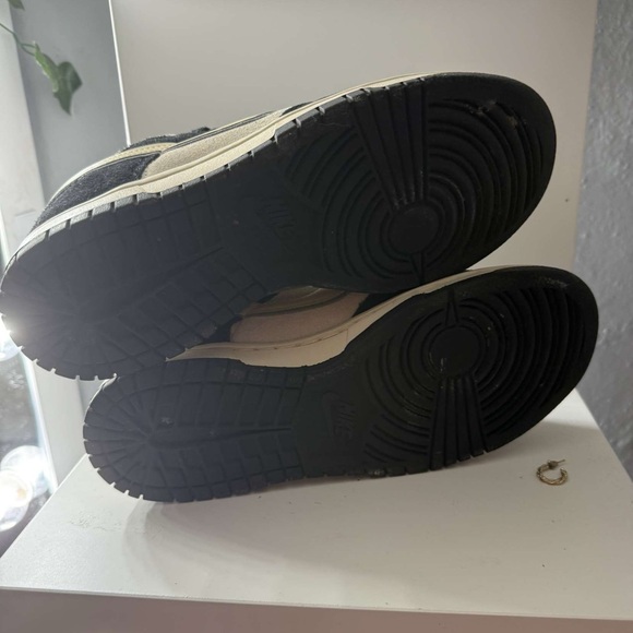 Nike Dunk Lows - Picture 4 of 4